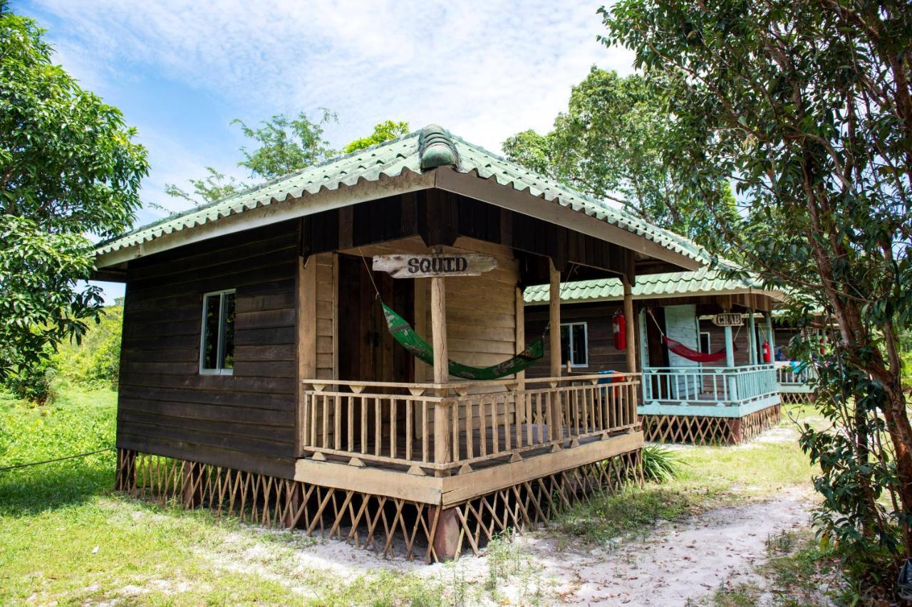 Mad Monkey Koh Rong Samloem Ostello Koh Rong Sanloem Esterno foto